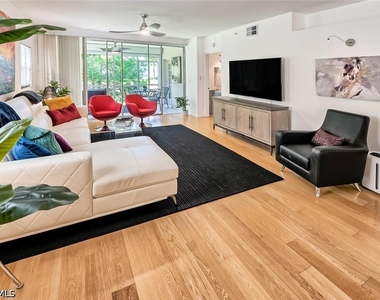 6910 Satinleaf Road N - Photo Thumbnail 6
