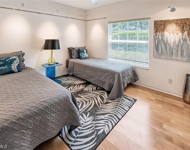 6910 Satinleaf Road N - Photo Thumbnail 15