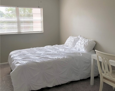 200 Turtle Lake Court - Photo Thumbnail 6