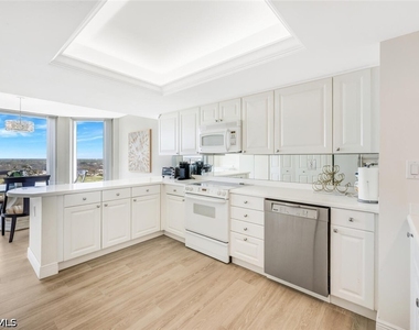 6849 Grenadier Boulevard - Photo Thumbnail 7