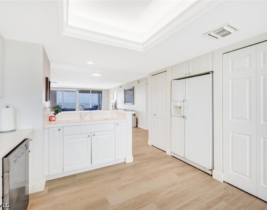 6849 Grenadier Boulevard - Photo Thumbnail 8