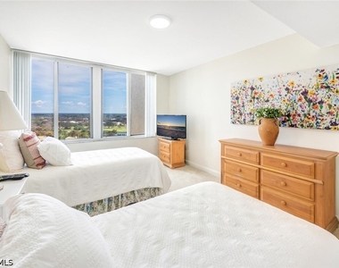 6849 Grenadier Boulevard - Photo Thumbnail 18