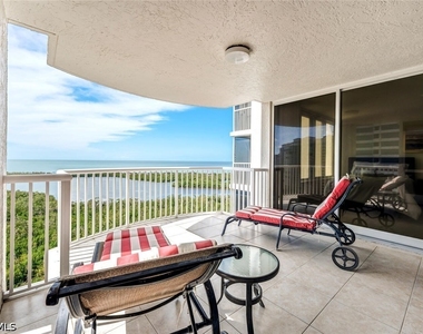 6849 Grenadier Boulevard - Photo Thumbnail 27