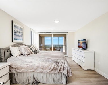 6849 Grenadier Boulevard - Photo Thumbnail 12