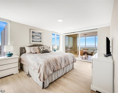 6849 Grenadier Boulevard - Photo Thumbnail 11