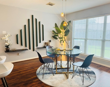 11927 W Vita Circle - Photo Thumbnail 12