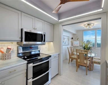 6361 Pelican Bay Boulevard - Photo Thumbnail 6