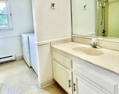 263 Middlebury - Photo Thumbnail 5