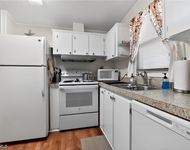 183 Oceans Boulevard - Photo Thumbnail 4