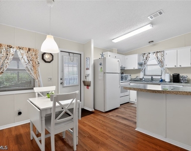 183 Oceans Boulevard - Photo Thumbnail 6