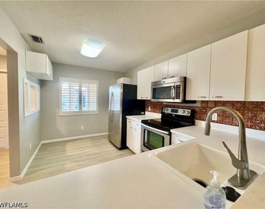 7749 Jewel Lane - Photo Thumbnail 8