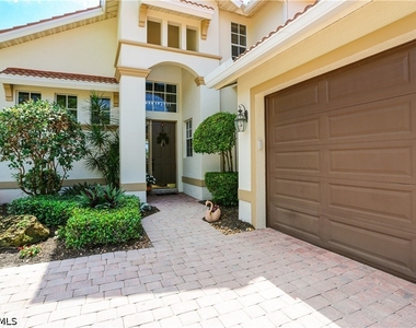 5945 Paradise Circle - Photo Thumbnail 8