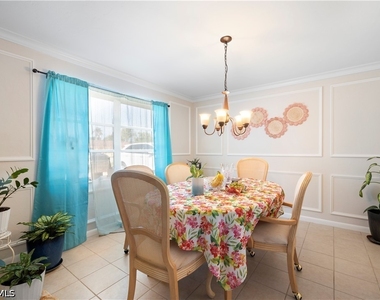 918 Cardinal Street - Photo Thumbnail 8