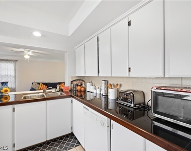 918 Cardinal Street - Photo Thumbnail 1