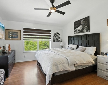 936 Panther Creek Lane - Photo Thumbnail 25