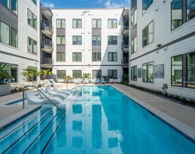 1690 North Loop - Photo Thumbnail 16