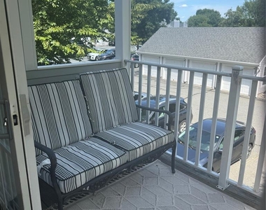1186 Richmond - Photo Thumbnail 2