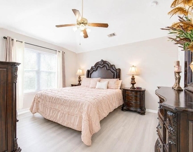 11507 Stone Bridge Drive - Photo Thumbnail 5
