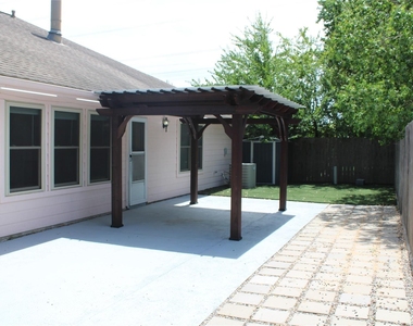 11507 Stone Bridge Drive - Photo Thumbnail 11