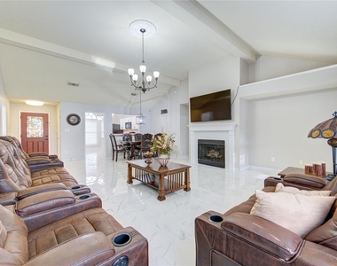 11507 Stone Bridge Drive - Photo Thumbnail 3