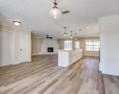 505 Foxmeadow Lane - Photo Thumbnail 3