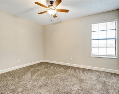505 Foxmeadow Lane - Photo Thumbnail 23