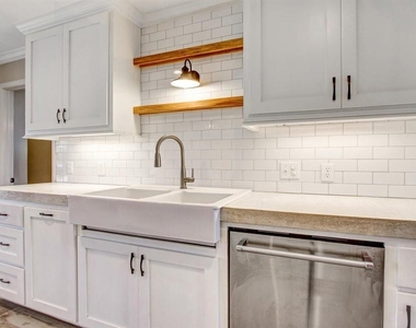 505 Foxmeadow Lane - Photo Thumbnail 14