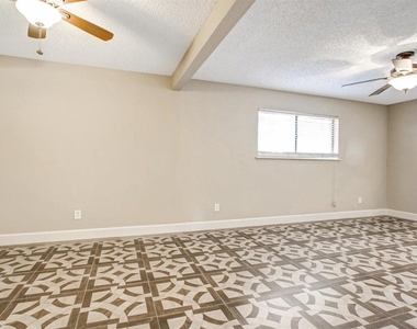 505 Foxmeadow Lane - Photo Thumbnail 16