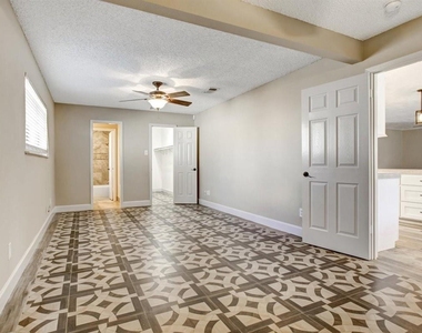 505 Foxmeadow Lane - Photo Thumbnail 18