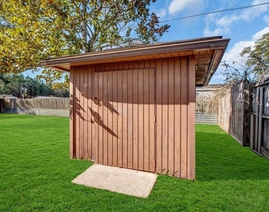 505 Foxmeadow Lane - Photo Thumbnail 29