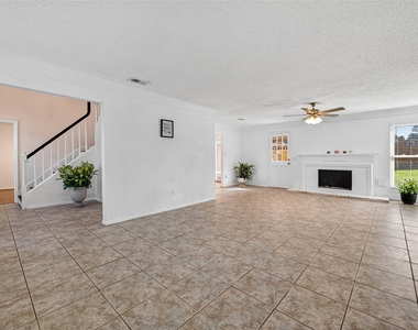 2328 Colleen Drive - Photo Thumbnail 6