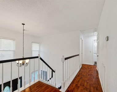 2328 Colleen Drive - Photo Thumbnail 16