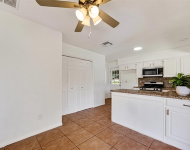 2328 Colleen Drive - Photo Thumbnail 10