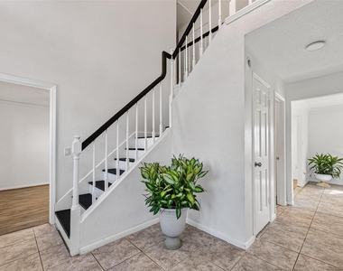2328 Colleen Drive - Photo Thumbnail 5