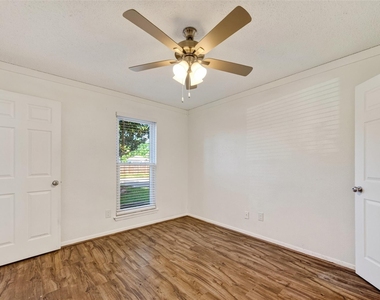 2328 Colleen Drive - Photo Thumbnail 14