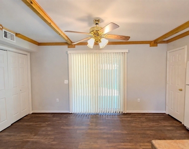 24015 Strong Pine Drive Drive - Photo Thumbnail 2