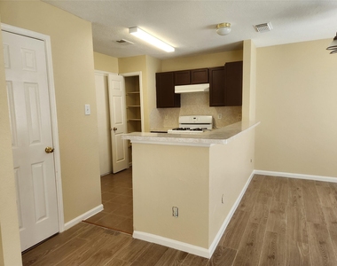 7631 Goudin Drive - Photo Thumbnail 3