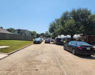 7631 Goudin Drive - Photo Thumbnail 21
