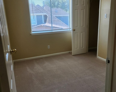 7631 Goudin Drive - Photo Thumbnail 14