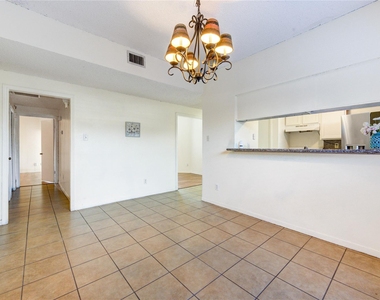 3741 Thistlemont Drive - Photo Thumbnail 11