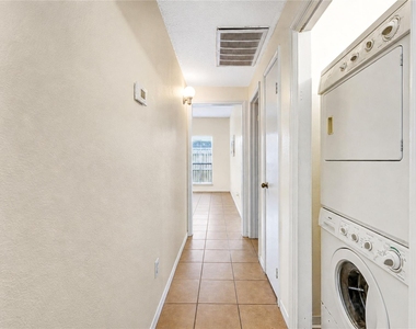3741 Thistlemont Drive - Photo Thumbnail 16