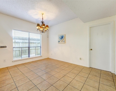 3741 Thistlemont Drive - Photo Thumbnail 9
