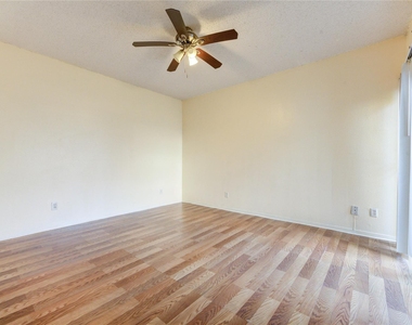 3741 Thistlemont Drive - Photo Thumbnail 17
