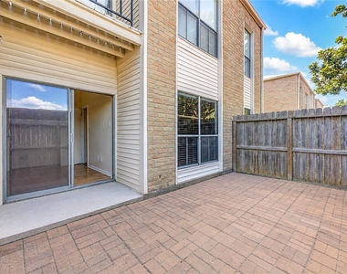 3741 Thistlemont Drive - Photo Thumbnail 22