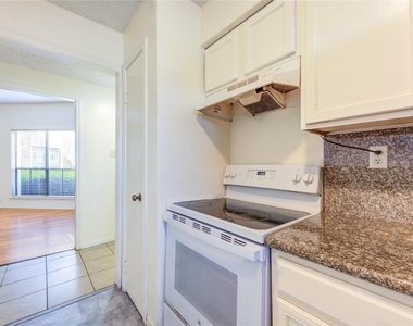 3741 Thistlemont Drive - Photo Thumbnail 7