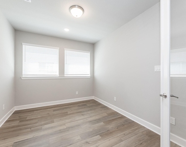 13719 Tranquila Vista Drive - Photo Thumbnail 10