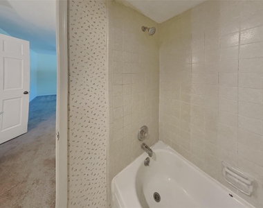16915 Misty Creek Drive - Photo Thumbnail 21