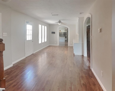 16915 Misty Creek Drive - Photo Thumbnail 5