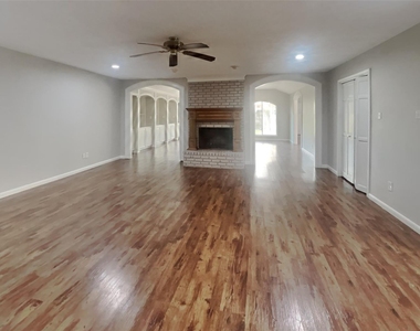 16915 Misty Creek Drive - Photo Thumbnail 4
