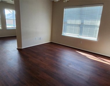 315 Sunset Colony Drive - Photo Thumbnail 3